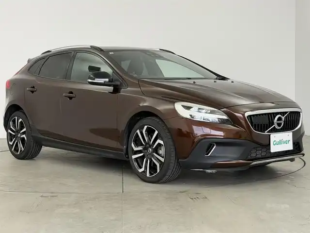 ボルボ Ｖ４０ クロスカントリー D4 モメンタム 愛知県 2017(平29)年 7.8万km 黒 純正ナビ/BT/TV/CD/DVD/USB/バックカメラ/ETC/ブラインドスポットモニター/オートライト/スマートキー/プッシュスタート/アダプティブクルーズコントロール/レーンキープアシスト/オートマチックハイビーム/MDモード付きAT/ハーフレザーシート/LEDヘッドライト/フロアマット/パワーシート/メモリシート/ルーフレール