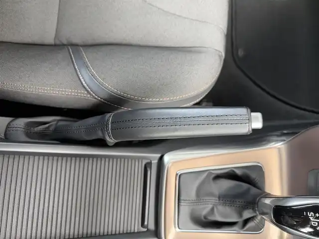 ボルボ Ｖ４０ クロスカントリー D4 モメンタム 愛知県 2017(平29)年 7.8万km 黒 純正ナビ/BT/TV/CD/DVD/USB/バックカメラ/ETC/ブラインドスポットモニター/オートライト/スマートキー/プッシュスタート/アダプティブクルーズコントロール/レーンキープアシスト/オートマチックハイビーム/MDモード付きAT/ハーフレザーシート/LEDヘッドライト/フロアマット/パワーシート/メモリシート/ルーフレール