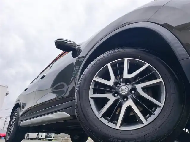 日産 エクストレイル 20X エクストリーマーX 熊本県 2014(平26)年 11.9万km チタニウムカーキ サンルーフ/4WD/純正ナビ（MC313D-W）/【フルセグTV/CD/DVD/BT】/バックカメラ/オートLEDライト/ダウンヒルアシストコントロール/ウィンカーミラー/オートLEDライト/純正17インチAW/革巻きステアリング/前席シートヒーター/社外グリル/ETC/ドライブレコーダー/純正ドアバイザー/純正フロアマット/横滑り防止装置/ABS/盗難防止装置/保証書/取扱説明書