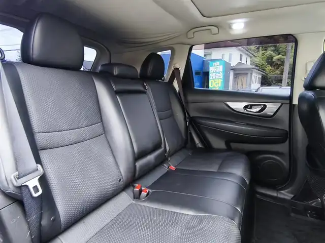 日産 エクストレイル 20X エクストリーマーX 熊本県 2014(平26)年 11.9万km チタニウムカーキ サンルーフ/4WD/純正ナビ（MC313D-W）/【フルセグTV/CD/DVD/BT】/バックカメラ/オートLEDライト/ダウンヒルアシストコントロール/ウィンカーミラー/オートLEDライト/純正17インチAW/革巻きステアリング/前席シートヒーター/社外グリル/ETC/ドライブレコーダー/純正ドアバイザー/純正フロアマット/横滑り防止装置/ABS/盗難防止装置/保証書/取扱説明書