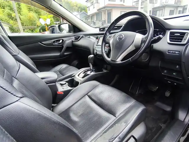 日産 エクストレイル 20X エクストリーマーX 熊本県 2014(平26)年 11.9万km チタニウムカーキ サンルーフ/4WD/純正ナビ（MC313D-W）/【フルセグTV/CD/DVD/BT】/バックカメラ/オートLEDライト/ダウンヒルアシストコントロール/ウィンカーミラー/オートLEDライト/純正17インチAW/革巻きステアリング/前席シートヒーター/社外グリル/ETC/ドライブレコーダー/純正ドアバイザー/純正フロアマット/横滑り防止装置/ABS/盗難防止装置/保証書/取扱説明書