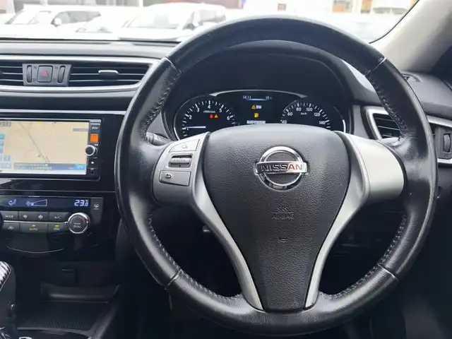 日産 エクストレイル 20X エクストリーマーX 熊本県 2014(平26)年 11.9万km チタニウムカーキ サンルーフ/4WD/純正ナビ（MC313D-W）/【フルセグTV/CD/DVD/BT】/バックカメラ/オートLEDライト/ダウンヒルアシストコントロール/ウィンカーミラー/オートLEDライト/純正17インチAW/革巻きステアリング/前席シートヒーター/社外グリル/ETC/ドライブレコーダー/純正ドアバイザー/純正フロアマット/横滑り防止装置/ABS/盗難防止装置/保証書/取扱説明書