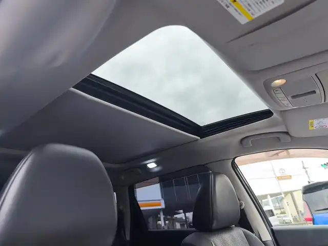 日産 エクストレイル 20X エクストリーマーX 熊本県 2014(平26)年 11.9万km チタニウムカーキ サンルーフ/4WD/純正ナビ（MC313D-W）/【フルセグTV/CD/DVD/BT】/バックカメラ/オートLEDライト/ダウンヒルアシストコントロール/ウィンカーミラー/オートLEDライト/純正17インチAW/革巻きステアリング/前席シートヒーター/社外グリル/ETC/ドライブレコーダー/純正ドアバイザー/純正フロアマット/横滑り防止装置/ABS/盗難防止装置/保証書/取扱説明書