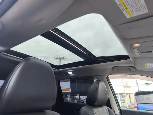 日産 エクストレイル 20X エクストリーマーX 熊本県 2014(平26)年 11.9万km チタニウムカーキ サンルーフ/4WD/純正ナビ（MC313D-W）/【フルセグTV/CD/DVD/BT】/バックカメラ/オートLEDライト/ダウンヒルアシストコントロール/ウィンカーミラー/オートLEDライト/純正17インチAW/革巻きステアリング/前席シートヒーター/社外グリル/ETC/ドライブレコーダー/純正ドアバイザー/純正フロアマット/横滑り防止装置/ABS/盗難防止装置/保証書/取扱説明書