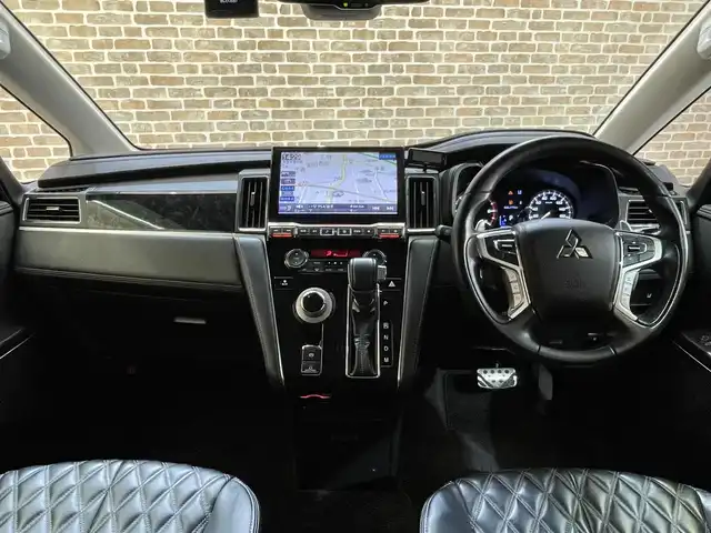 三菱 デリカＤ：５ アーバンギア G パワーパッケージ 岩手県 2019(令1)年 8.9万km ウォームホワイトパール ４WD/ディーゼルターボ/レザーシート/ALPINEビッグXナビ１１インチナビ/マルチアラウンドモニター/e-Assist/レーダークルーズコントロール/衝突被害軽減システム/レーンアシスト/オートマチックハイビーム/後側方車両検知警報システム/後退時車両検知警報システム/横滑り防止装置/アイドリングストップ/オートブレーキホールド/エレクトリックテールゲート/ドライブレコーダー/ETC/AppleCarPlay・AndroidAuto/運転席パワーシート/前席シートヒーター/LEDヘッドライト/純正18インチアルミホイール