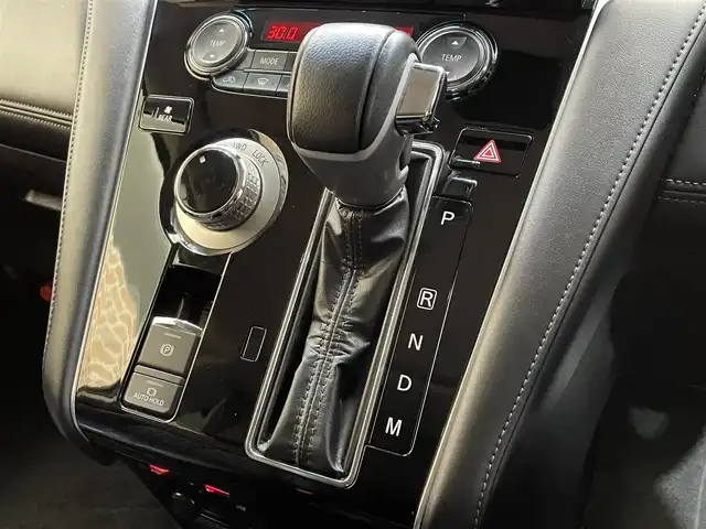 三菱 デリカＤ：５ アーバンギア G パワーパッケージ 岩手県 2019(令1)年 8.9万km ウォームホワイトパール ４WD/ディーゼルターボ/レザーシート/ALPINEビッグXナビ１１インチナビ/マルチアラウンドモニター/e-Assist/レーダークルーズコントロール/衝突被害軽減システム/レーンアシスト/オートマチックハイビーム/後側方車両検知警報システム/後退時車両検知警報システム/横滑り防止装置/アイドリングストップ/オートブレーキホールド/エレクトリックテールゲート/ドライブレコーダー/ETC/AppleCarPlay・AndroidAuto/運転席パワーシート/前席シートヒーター/LEDヘッドライト/純正18インチアルミホイール