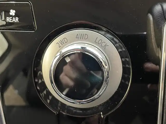 三菱 デリカＤ：５ アーバンギア G パワーパッケージ 岩手県 2019(令1)年 8.9万km ウォームホワイトパール ４WD/ディーゼルターボ/レザーシート/ALPINEビッグXナビ１１インチナビ/マルチアラウンドモニター/e-Assist/レーダークルーズコントロール/衝突被害軽減システム/レーンアシスト/オートマチックハイビーム/後側方車両検知警報システム/後退時車両検知警報システム/横滑り防止装置/アイドリングストップ/オートブレーキホールド/エレクトリックテールゲート/ドライブレコーダー/ETC/AppleCarPlay・AndroidAuto/運転席パワーシート/前席シートヒーター/LEDヘッドライト/純正18インチアルミホイール