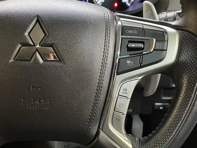 三菱 デリカＤ：５ アーバンギア G パワーパッケージ 岩手県 2019(令1)年 8.9万km ウォームホワイトパール ４WD/ディーゼルターボ/レザーシート/ALPINEビッグXナビ１１インチナビ/マルチアラウンドモニター/e-Assist/レーダークルーズコントロール/衝突被害軽減システム/レーンアシスト/オートマチックハイビーム/後側方車両検知警報システム/後退時車両検知警報システム/横滑り防止装置/アイドリングストップ/オートブレーキホールド/エレクトリックテールゲート/ドライブレコーダー/ETC/AppleCarPlay・AndroidAuto/運転席パワーシート/前席シートヒーター/LEDヘッドライト/純正18インチアルミホイール