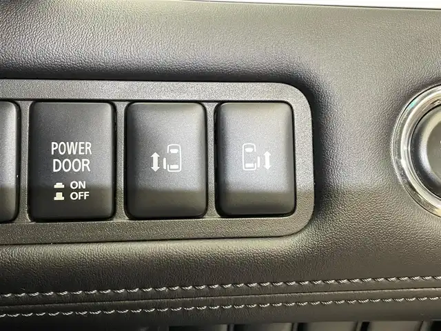 三菱 デリカＤ：５ アーバンギア G パワーパッケージ 岩手県 2019(令1)年 8.9万km ウォームホワイトパール ４WD/ディーゼルターボ/レザーシート/ALPINEビッグXナビ１１インチナビ/マルチアラウンドモニター/e-Assist/レーダークルーズコントロール/衝突被害軽減システム/レーンアシスト/オートマチックハイビーム/後側方車両検知警報システム/後退時車両検知警報システム/横滑り防止装置/アイドリングストップ/オートブレーキホールド/エレクトリックテールゲート/ドライブレコーダー/ETC/AppleCarPlay・AndroidAuto/運転席パワーシート/前席シートヒーター/LEDヘッドライト/純正18インチアルミホイール