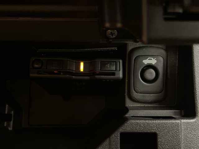 ダイハツ コペン セロ 埼玉県 2024(令6)年 1.3万km パールホワイトⅢ 純正ナビ　/バックカメラ　/フルセグＴＶ　/Ｂｌｕｅｔｏｏｔｈ　/シートヒーター　/オートＬＥＤライト　/ビルトインＥＴＣ　/純正１６インチアルミホイール　/踏み間違い防止機能　/フロアマット　/フォグライト