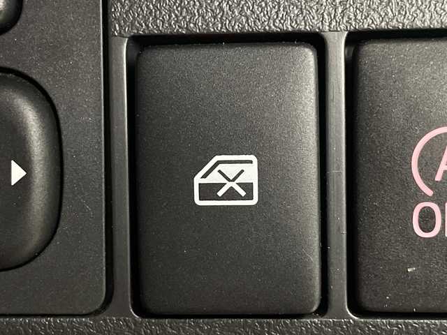 ダイハツ コペン セロ 埼玉県 2024(令6)年 1.3万km パールホワイトⅢ 純正ナビ　/バックカメラ　/フルセグＴＶ　/Ｂｌｕｅｔｏｏｔｈ　/シートヒーター　/オートＬＥＤライト　/ビルトインＥＴＣ　/純正１６インチアルミホイール　/踏み間違い防止機能　/フロアマット　/フォグライト