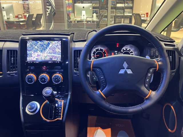 三菱 デリカＤ：５ アクティブギア 兵庫県 2018(平30)年 5.1万km アイガーグレーM/ダイヤモンドブラックマイカ