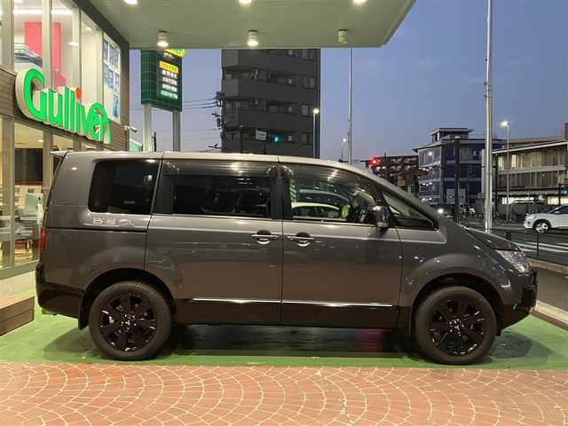 三菱 デリカＤ：５ アクティブギア 兵庫県 2018(平30)年 5.1万km アイガーグレーM/ダイヤモンドブラックマイカ