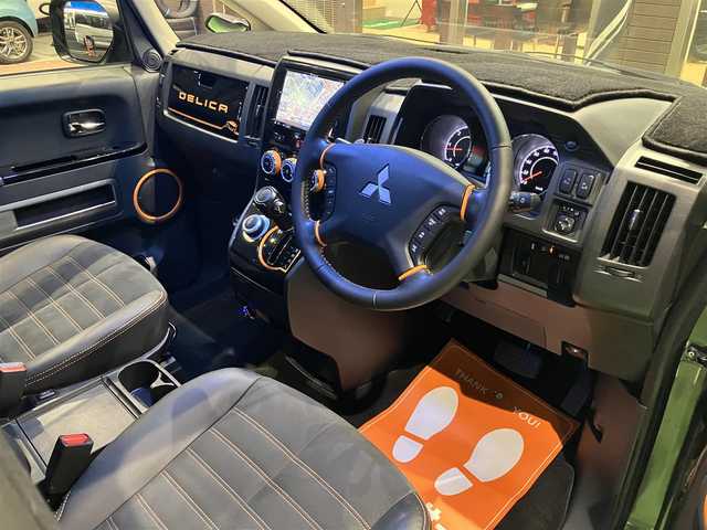 三菱 デリカＤ：５ アクティブギア 兵庫県 2018(平30)年 5.1万km アイガーグレーM/ダイヤモンドブラックマイカ