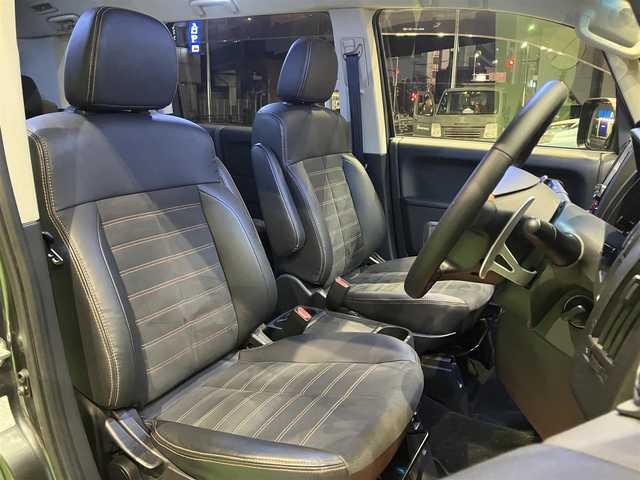 三菱 デリカＤ：５ アクティブギア 兵庫県 2018(平30)年 5.1万km アイガーグレーM/ダイヤモンドブラックマイカ