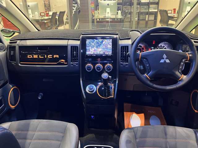 三菱 デリカＤ：５ アクティブギア 兵庫県 2018(平30)年 5.1万km アイガーグレーM/ダイヤモンドブラックマイカ