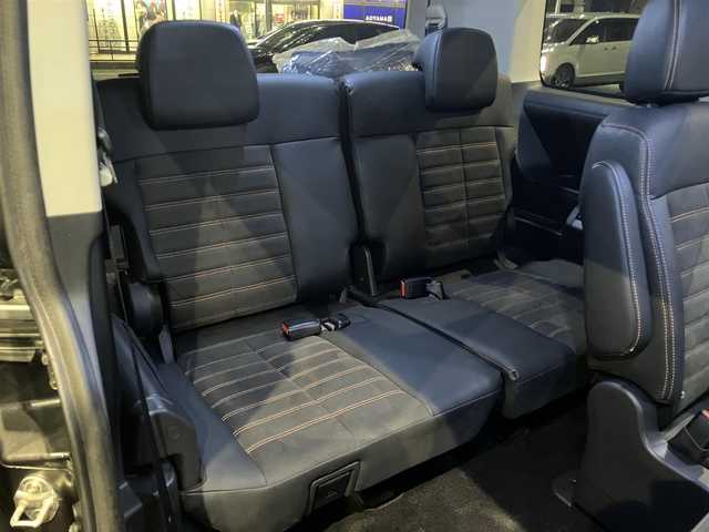 三菱 デリカＤ：５ アクティブギア 兵庫県 2018(平30)年 5.1万km アイガーグレーM/ダイヤモンドブラックマイカ