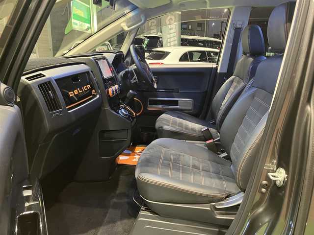 三菱 デリカＤ：５ アクティブギア 兵庫県 2018(平30)年 5.1万km アイガーグレーM/ダイヤモンドブラックマイカ