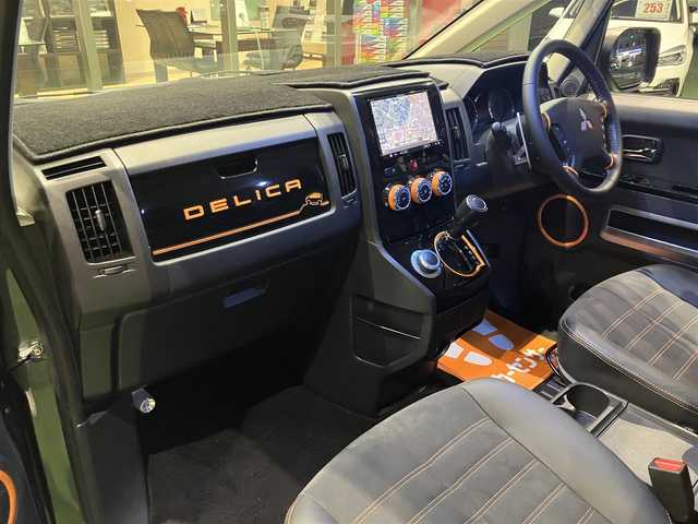 三菱 デリカＤ：５ アクティブギア 兵庫県 2018(平30)年 5.1万km アイガーグレーM/ダイヤモンドブラックマイカ