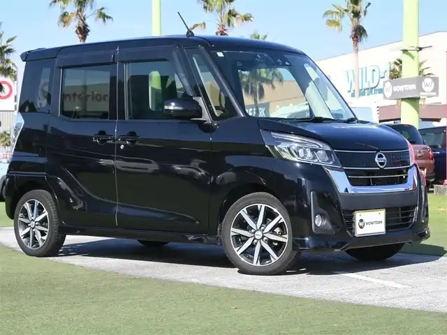 日産 デイズ ルークス ハイウェイスター Gターボ 千葉県 2018(平30)年 3.2万km ブラック エマージェンシーブレーキ/両側パワースライドドア/純正SDナビ/地デジTV/【DVD/CD再生機能】/アラウンドビューモニター/ドライブレコーダー/ETC/LEDヘッドライト/フォグライト/ウインカーミラー/純正15インチアルミホイル/インテリジェントキー