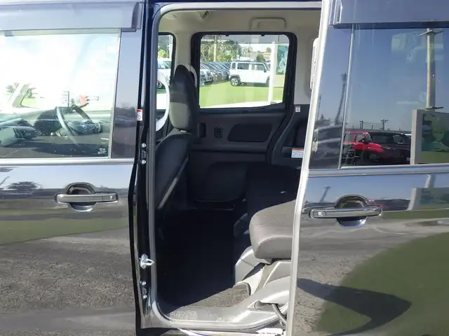 日産 デイズ ルークス ハイウェイスター Gターボ 千葉県 2018(平30)年 3.2万km ブラック エマージェンシーブレーキ/両側パワースライドドア/純正SDナビ/地デジTV/【DVD/CD再生機能】/アラウンドビューモニター/ドライブレコーダー/ETC/LEDヘッドライト/フォグライト/ウインカーミラー/純正15インチアルミホイル/インテリジェントキー