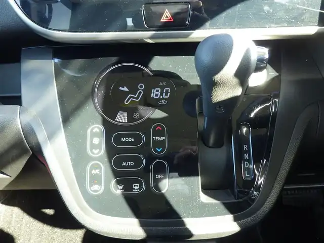 日産 デイズ ルークス ハイウェイスター Gターボ 千葉県 2018(平30)年 3.2万km ブラック エマージェンシーブレーキ/両側パワースライドドア/純正SDナビ/地デジTV/【DVD/CD再生機能】/アラウンドビューモニター/ドライブレコーダー/ETC/LEDヘッドライト/フォグライト/ウインカーミラー/純正15インチアルミホイル/インテリジェントキー