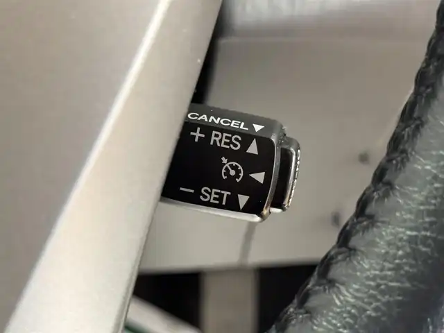 トヨタ プリウス α G 群馬県 2011(平23)年 9.7万km ホワイトパールクリスタルシャイン 純正HDDナビ/　フルセグ/CD/DVD/Blutooth/HDD/AM/FM/バックカメラ/クルーズコントロール/コーナーセンサー/LEDヘッドライト/ステアリングスイッチ/純正フロアマット/スマートキー/プッシュスタート/ビルトインETC