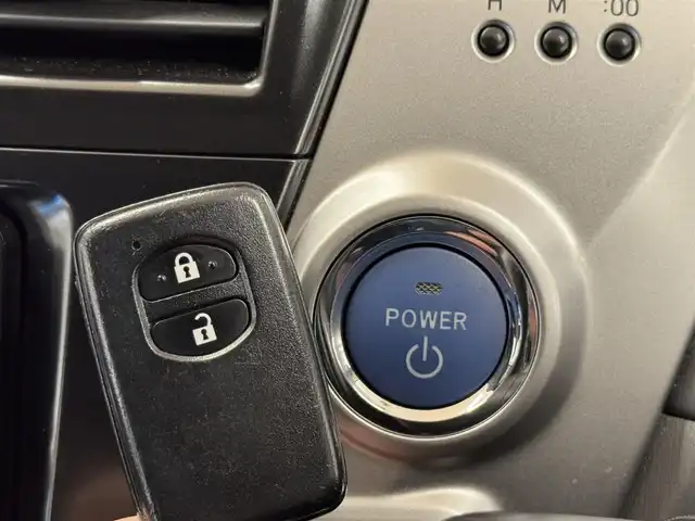 トヨタ プリウス α G 群馬県 2011(平23)年 9.7万km ホワイトパールクリスタルシャイン 純正HDDナビ/　フルセグ/CD/DVD/Blutooth/HDD/AM/FM/バックカメラ/クルーズコントロール/コーナーセンサー/LEDヘッドライト/ステアリングスイッチ/純正フロアマット/スマートキー/プッシュスタート/ビルトインETC