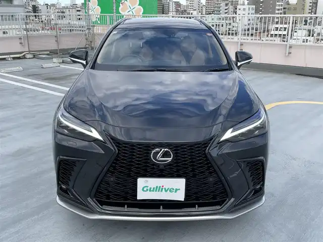 レクサス ＮＸ 350h Fスポーツ 東京都 2024(令6)年 1.6万km グラファイトブラックガラスフレーク ワンオーナー/サンルーフ/マークレビンソン　スピーカー/４WD/Lexus Safety System＋/プリクラッシュセーフティー/レーダークルーズコントロール/レーントレーシングアシスト/ロードサインアシスト/レーダークルーズコントロール/ブラインドスポットモニター/レーンディパーチャーアラート/クリアランスソナー/パーキングサポートブレーキ/オートマチックハイビーム/純正14インチディスプレイオーディオ（ナビ付き）/フルセグTV/Bluetooth/USB接続/全方位カメラ・バックカメラ/パワーバックドア/茶皮本革シート/D席メモリーパワーシート/シートヒーター・エアシート（D/N）/ヒーテッドミラー/ビルトインETC2.0/デジタルインナーミラー/パドルシフト/純正フロアマット/純正20インチアルミホイール/純正ドライブレコーダー（前後）/充電用USBポート/スペアキー１本/カードキー１本/保証書/取扱説明書