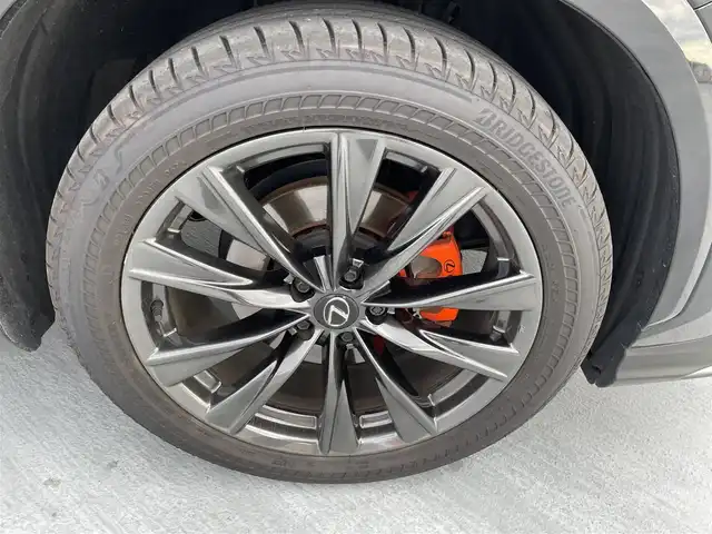 レクサス ＮＸ 350h Fスポーツ 東京都 2024(令6)年 1.6万km グラファイトブラックガラスフレーク ワンオーナー/サンルーフ/マークレビンソン　スピーカー/４WD/Lexus Safety System＋/プリクラッシュセーフティー/レーダークルーズコントロール/レーントレーシングアシスト/ロードサインアシスト/レーダークルーズコントロール/ブラインドスポットモニター/レーンディパーチャーアラート/クリアランスソナー/パーキングサポートブレーキ/オートマチックハイビーム/純正14インチディスプレイオーディオ（ナビ付き）/フルセグTV/Bluetooth/USB接続/全方位カメラ・バックカメラ/パワーバックドア/茶皮本革シート/D席メモリーパワーシート/シートヒーター・エアシート（D/N）/ヒーテッドミラー/ビルトインETC2.0/デジタルインナーミラー/パドルシフト/純正フロアマット/純正20インチアルミホイール/純正ドライブレコーダー（前後）/充電用USBポート/スペアキー１本/カードキー１本/保証書/取扱説明書