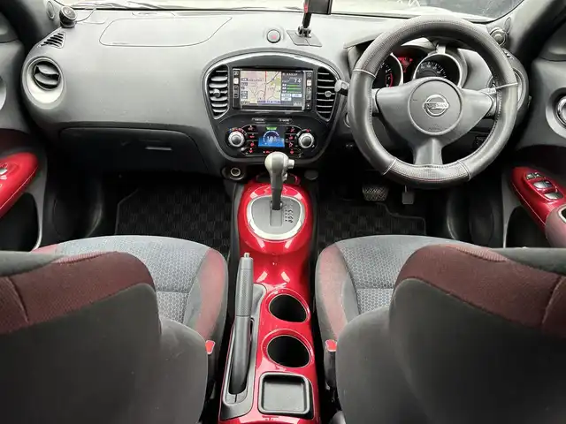 日産 ジューク 15RX 熊本県 2010(平22)年 13.9万km ホワイトパール 純正メモリナビ(MP310-W)/【ワンセグTV/SD/CD/DVD/Bluetooth】/バックカメラ/RAYS18インチアルミホイール/オートライト/ETC/盗難防止装置/プッシュスタート/スマートキー/スペアキー/ベンチシート/ダブルエアバッグ/AAC/ABS