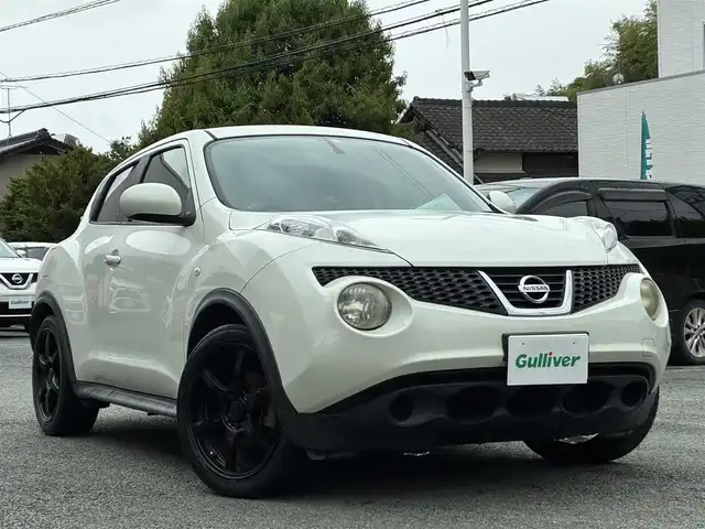 日産 ジューク 15RX 熊本県 2010(平22)年 13.9万km ホワイトパール 純正メモリナビ(MP310-W)/【ワンセグTV/SD/CD/DVD/Bluetooth】/バックカメラ/RAYS18インチアルミホイール/オートライト/ETC/盗難防止装置/プッシュスタート/スマートキー/スペアキー/ベンチシート/ダブルエアバッグ/AAC/ABS