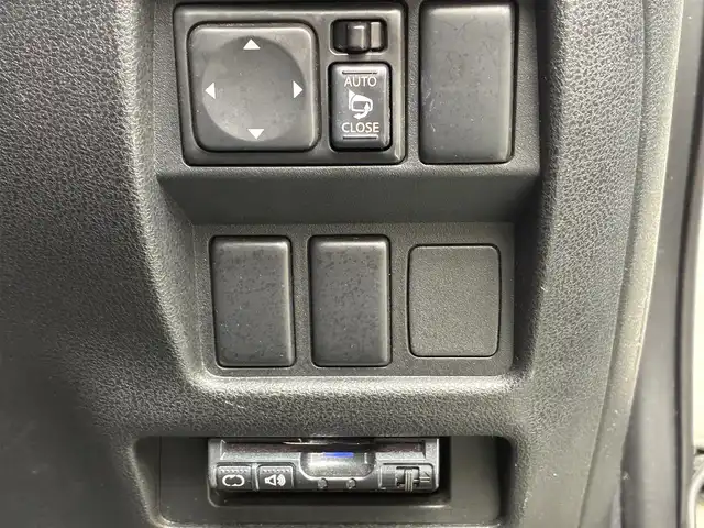 日産 ジューク 15RX 熊本県 2010(平22)年 13.9万km ホワイトパール 純正メモリナビ(MP310-W)/【ワンセグTV/SD/CD/DVD/Bluetooth】/バックカメラ/RAYS18インチアルミホイール/オートライト/ETC/盗難防止装置/プッシュスタート/スマートキー/スペアキー/ベンチシート/ダブルエアバッグ/AAC/ABS