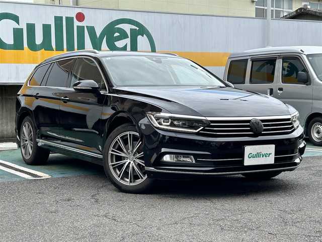 フォルクスワーゲン パサート ヴァリアント TSI ハイライン 静岡県 2015(平27)年 10万km 黒 純正ナビ/フルセグTV/DVD/CD/SD/BT/バックカメラ/パワーバックドア/黒革シート/前席シートヒーター/エアシート/前席パワーシート/運転席シートメモリー/衝突軽減ブレーキ/レーンキープアシスト/レーダークルーズコントロール/クリアランスソナー/LEDヘッドライト/ビルトインETC/社外18インチAW/純正17インチAW付サマータイヤ車内積載/スマートキー×2/保証書/取扱説明書/ナビ取扱説明書