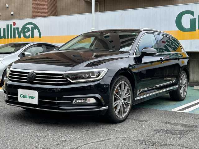 フォルクスワーゲン パサート ヴァリアント TSI ハイライン 静岡県 2015(平27)年 10万km 黒 純正ナビ/フルセグTV/DVD/CD/SD/BT/バックカメラ/パワーバックドア/黒革シート/前席シートヒーター/エアシート/前席パワーシート/運転席シートメモリー/衝突軽減ブレーキ/レーンキープアシスト/レーダークルーズコントロール/クリアランスソナー/LEDヘッドライト/ビルトインETC/社外18インチAW/純正17インチAW付サマータイヤ車内積載/スマートキー×2/保証書/取扱説明書/ナビ取扱説明書
