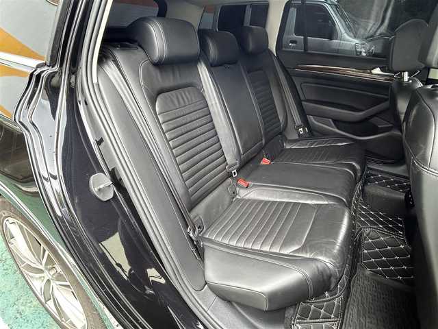 フォルクスワーゲン パサート ヴァリアント TSI ハイライン 静岡県 2015(平27)年 10万km 黒 純正ナビ/フルセグTV/DVD/CD/SD/BT/バックカメラ/パワーバックドア/黒革シート/前席シートヒーター/エアシート/前席パワーシート/運転席シートメモリー/衝突軽減ブレーキ/レーンキープアシスト/レーダークルーズコントロール/クリアランスソナー/LEDヘッドライト/ビルトインETC/社外18インチAW/純正17インチAW付サマータイヤ車内積載/スマートキー×2/保証書/取扱説明書/ナビ取扱説明書