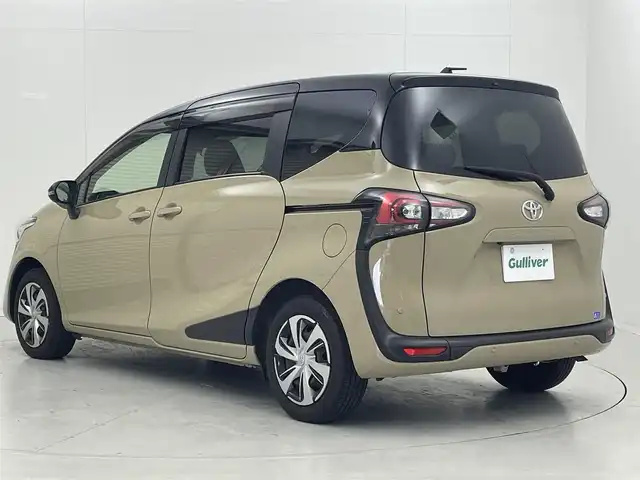 トヨタ シエンタ G クエロ 茨城県 2021(令3)年 1.6万km ブラックマイカ/ベージュ 2トーン 純正ナビ/バックカメラ/ワンセグ/衝突被害軽減ブレーキ/車線逸脱抑制装置/オートマチックハイビーム/クリアランスソナー/両側電動スライドドア/ETC/ドラレコ/シートヒーター/ステアリングヒーター/LEDヘッドライト/スマートキー