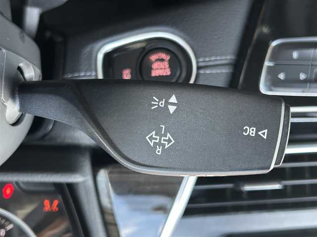 ＢＭＷ ２１８ｉ アクティブツアラー ラグジュアリー 福岡県 2015(平27)年 5.9万km カシミヤシルバー インテリジェントセーフティ/黒革シート/前席シートヒーター/純正ナビ　/Bluetooth/バックカメラ/HIDライト/オートライト/フロントフォグランプ/リアフォグランプ/オートワイパー/ステアリングスイッチ/ドライブレコーダー/純正16インチアルミホイール/ミラー一体型ＥＴＣ