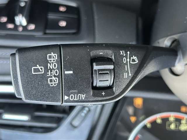 ＢＭＷ ２１８ｉ アクティブツアラー ラグジュアリー 福岡県 2015(平27)年 5.9万km カシミヤシルバー インテリジェントセーフティ/黒革シート/前席シートヒーター/純正ナビ　/Bluetooth/バックカメラ/HIDライト/オートライト/フロントフォグランプ/リアフォグランプ/オートワイパー/ステアリングスイッチ/ドライブレコーダー/純正16インチアルミホイール/ミラー一体型ＥＴＣ