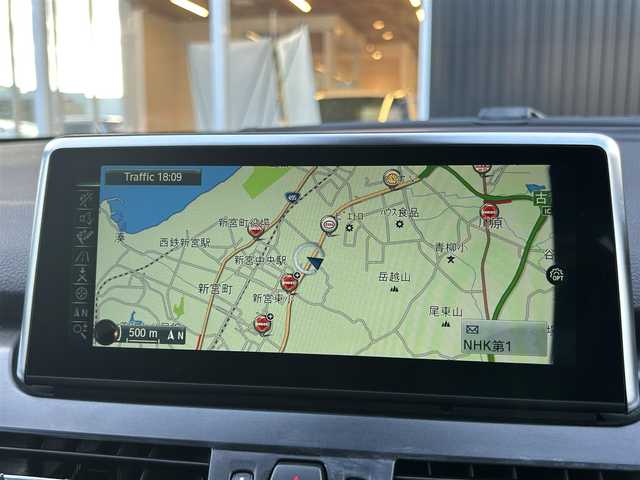 ＢＭＷ ２１８ｉ アクティブツアラー ラグジュアリー 福岡県 2015(平27)年 5.9万km カシミヤシルバー インテリジェントセーフティ/黒革シート/前席シートヒーター/純正ナビ　/Bluetooth/バックカメラ/HIDライト/オートライト/フロントフォグランプ/リアフォグランプ/オートワイパー/ステアリングスイッチ/ドライブレコーダー/純正16インチアルミホイール/ミラー一体型ＥＴＣ