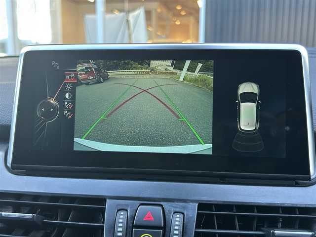 ＢＭＷ ２１８ｉ アクティブツアラー ラグジュアリー 福岡県 2015(平27)年 5.9万km カシミヤシルバー インテリジェントセーフティ/黒革シート/前席シートヒーター/純正ナビ　/Bluetooth/バックカメラ/HIDライト/オートライト/フロントフォグランプ/リアフォグランプ/オートワイパー/ステアリングスイッチ/ドライブレコーダー/純正16インチアルミホイール/ミラー一体型ＥＴＣ