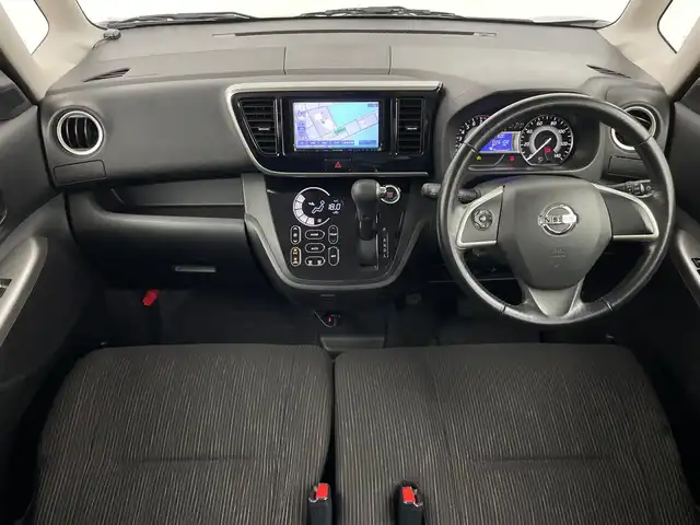 日産 デイズ ルークス ハイウェイスターターボ 鹿児島県 2015(平27)年 2.7万km ブラック 社外SDナビ/（AM/FM/CD/DVD/Bluetooth）/フルセグテレビ/アラウンドビューモニター/エマージェンシーブレーキ/両側パワースライドドア/ドライブレコーダー/スマートキー/プッシュスタート/アイドリングストップ/オートライト/ETC