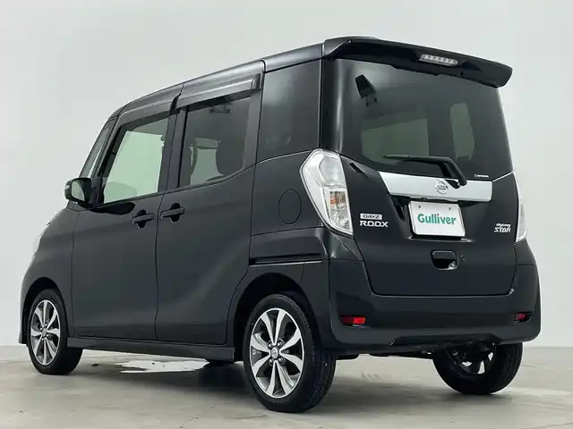 日産 デイズ ルークス ハイウェイスターターボ 鹿児島県 2015(平27)年 2.7万km ブラック 社外SDナビ/（AM/FM/CD/DVD/Bluetooth）/フルセグテレビ/アラウンドビューモニター/エマージェンシーブレーキ/両側パワースライドドア/ドライブレコーダー/スマートキー/プッシュスタート/アイドリングストップ/オートライト/ETC