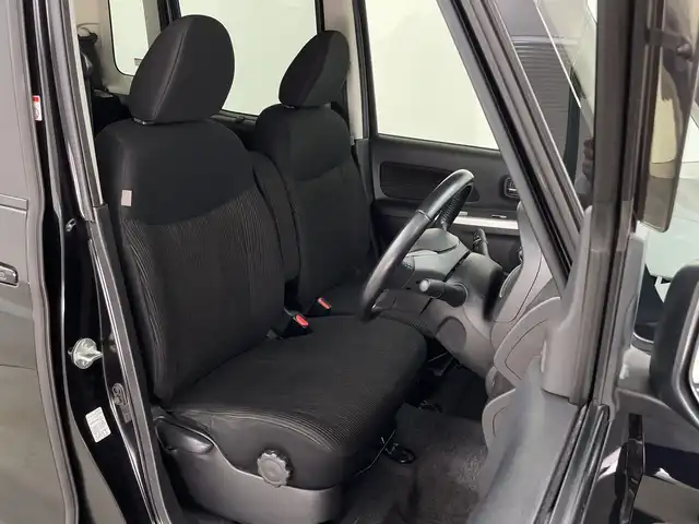 日産 デイズ ルークス ハイウェイスターターボ 鹿児島県 2015(平27)年 2.7万km ブラック 社外SDナビ/（AM/FM/CD/DVD/Bluetooth）/フルセグテレビ/アラウンドビューモニター/エマージェンシーブレーキ/両側パワースライドドア/ドライブレコーダー/スマートキー/プッシュスタート/アイドリングストップ/オートライト/ETC