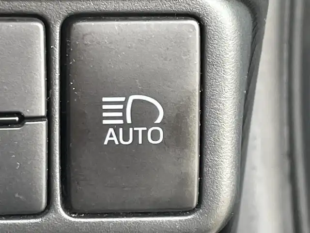 トヨタ アクア S スタイルブラック 東京都 2016(平28)年 6.6万km 紺 純正ナビ/TV/CD再生/Bluetooth接続/プリクラッシュセーフティシステム/レーンディパーチャーアラート/オートマチックハイビーム/ビルトインETC/ドライブレコーダー/ステアリングスイッチ/スマートキー