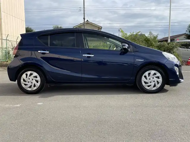 トヨタ アクア S スタイルブラック 東京都 2016(平28)年 6.6万km 紺 純正ナビ/TV/CD再生/Bluetooth接続/プリクラッシュセーフティシステム/レーンディパーチャーアラート/オートマチックハイビーム/ビルトインETC/ドライブレコーダー/ステアリングスイッチ/スマートキー