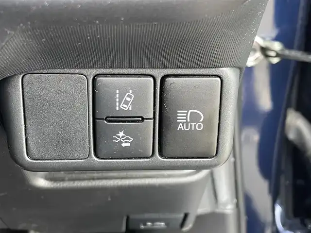 トヨタ アクア S スタイルブラック 東京都 2016(平28)年 6.6万km 紺 純正ナビ/TV/CD再生/Bluetooth接続/プリクラッシュセーフティシステム/レーンディパーチャーアラート/オートマチックハイビーム/ビルトインETC/ドライブレコーダー/ステアリングスイッチ/スマートキー