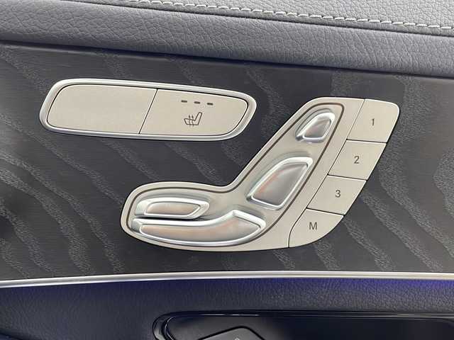 メルセデス・ベンツ ＧＬＣ２２０ d 4マチック クーペ 埼玉県 2020(令2)年 3.5万km ダイヤモンドホワイト サンルーフ/レーンキープアシスト/クルーズコントロール/前ドラレコ/全方位カメラ/コーナーセンサー/ETC2.0/道路標識アシスト/ブラインドスポットモニター/レーンチェンジアシスト/ウィンカーミラー/純正アルミ/スマートキー×２/プッシュスタート/革巻きハンドル/シートヒーター/パワーシート/パドルシフト/フロントフォグランプ