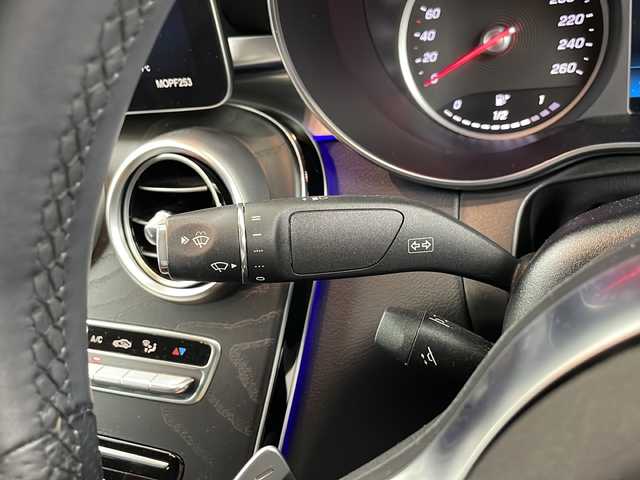 メルセデス・ベンツ ＧＬＣ２２０ d 4マチック クーペ 埼玉県 2020(令2)年 3.5万km ダイヤモンドホワイト サンルーフ/レーンキープアシスト/クルーズコントロール/前ドラレコ/全方位カメラ/コーナーセンサー/ETC2.0/道路標識アシスト/ブラインドスポットモニター/レーンチェンジアシスト/ウィンカーミラー/純正アルミ/スマートキー×２/プッシュスタート/革巻きハンドル/シートヒーター/パワーシート/パドルシフト/フロントフォグランプ
