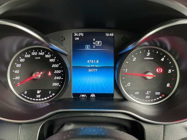 メルセデス・ベンツ ＧＬＣ２２０ d 4マチック クーペ 埼玉県 2020(令2)年 3.5万km ダイヤモンドホワイト サンルーフ/レーンキープアシスト/クルーズコントロール/前ドラレコ/全方位カメラ/コーナーセンサー/ETC2.0/道路標識アシスト/ブラインドスポットモニター/レーンチェンジアシスト/ウィンカーミラー/純正アルミ/スマートキー×２/プッシュスタート/革巻きハンドル/シートヒーター/パワーシート/パドルシフト/フロントフォグランプ